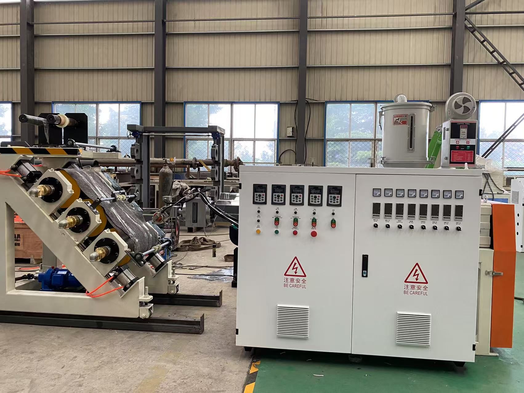 QINGDAO EASTSTAR dostarcza zaawansowaną linię do produkcji taśm wodoodpornych TPE do Indii