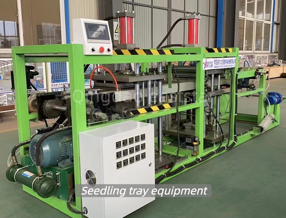 Klienci z Indii odwiedzają tace do sadzonek i sprzęt do kontroli korzeni, omawiając nowoczesne rozwiązania w zakresie sadzenia w rolnictwie