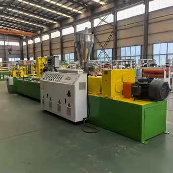 Linia do produkcji korytek z PCV dla kurczaków